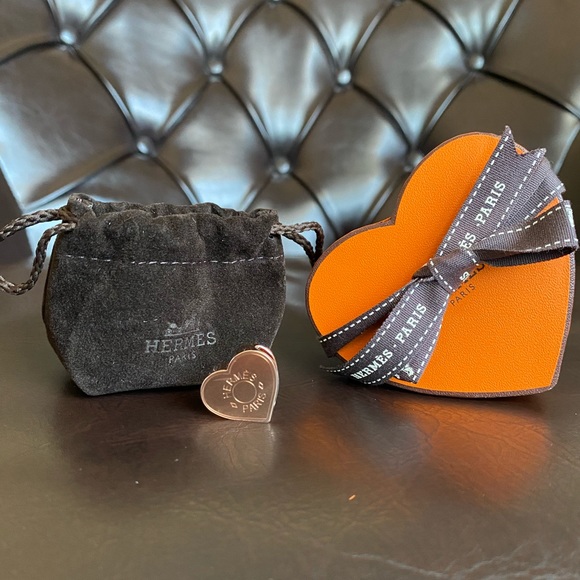 Hermes Heart Scarf Ring 2025